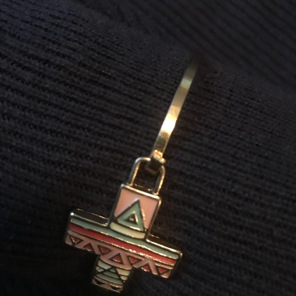 Cross Bracelet - Picture 2 of 2